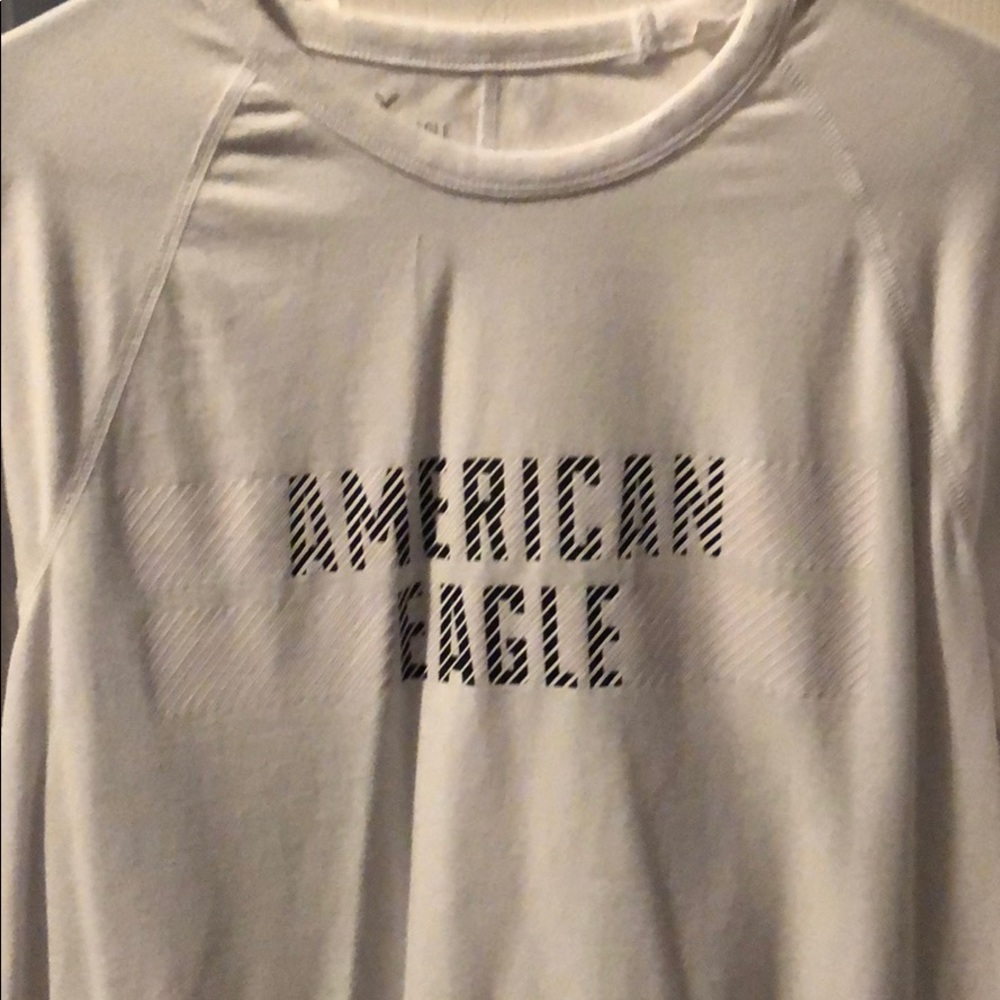 American Eagle tee long